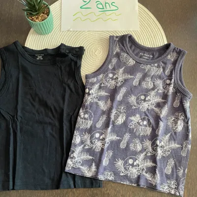 Lot de 2 débardeur taille 2 ans